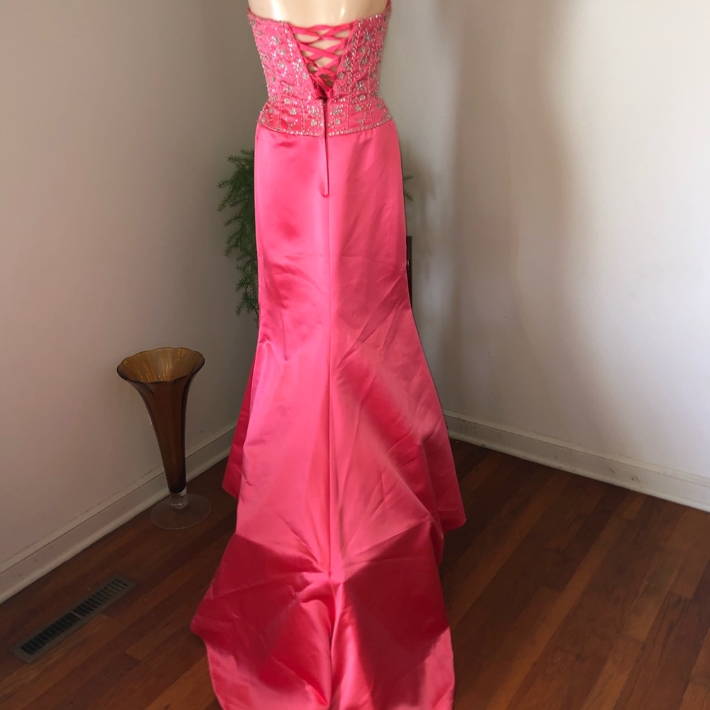 Tiffany designs Hot pink beaded bodice - Picture 2 of 2